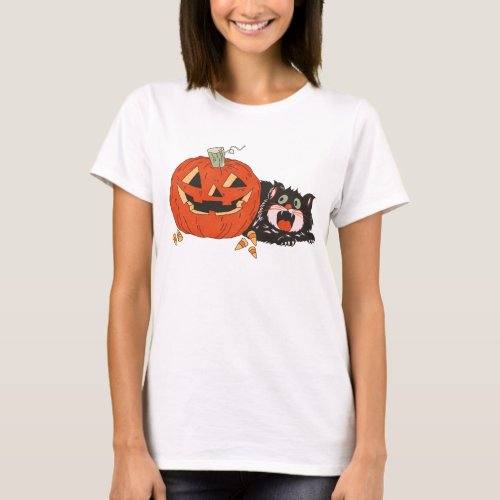 Black Cat Scared by Carved Pumpkins Evil Smile T_Shirt