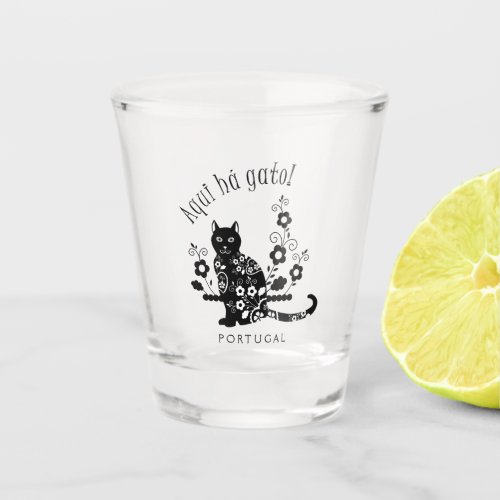 Black cat with flowers and Portuguese expression Shot Glass