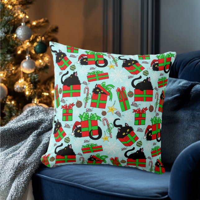 Black Cats Christmas Presents Pattern Throw Pillow (Creator Uploaded)