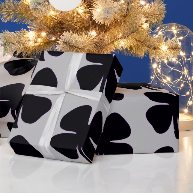 Black Clover gray glossy wrapping paper large (Holidays)