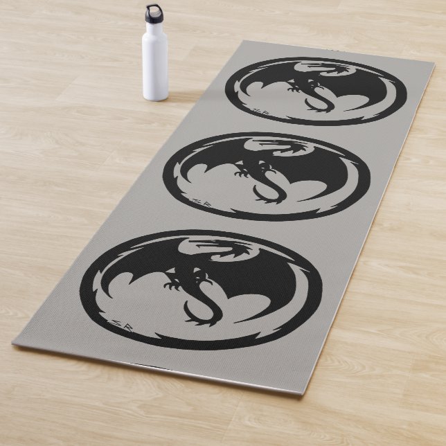 Black Dragon gray exercise mat (In Situ)