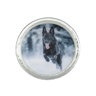 Black German Shepherd in snow Duvet Cover Ring
