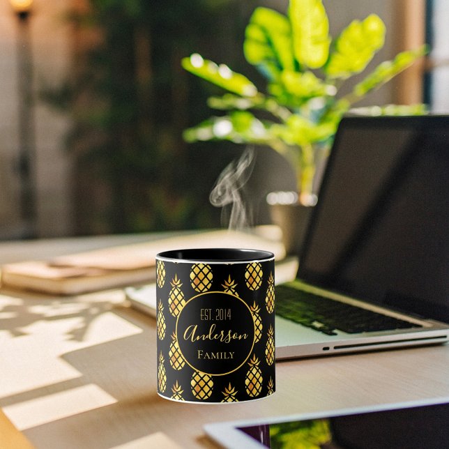 Black gold pineapples family name mug (Creator Uploaded)