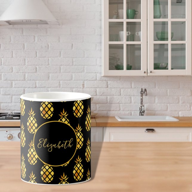Black gold pineapples name coffee mug (Creator Uploaded)