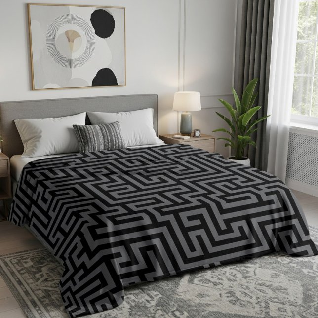 Black & Gray Geometric Maze Pattern Fleece Blanket (Creator Uploaded)