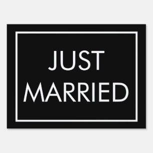 BLACK JUST MARRIED SIGN 