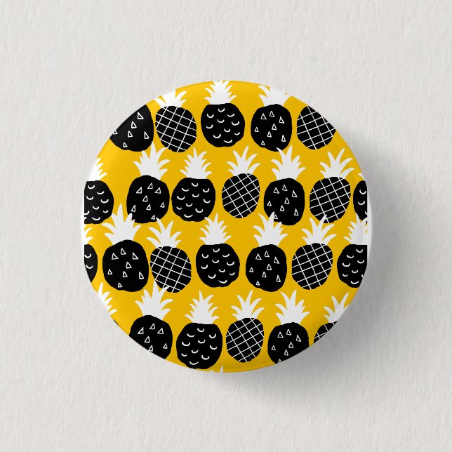 Black pineapples button (Front)