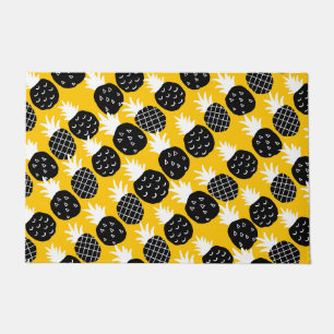 Black pineapples doormat