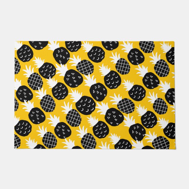 Black pineapples doormat (Front)