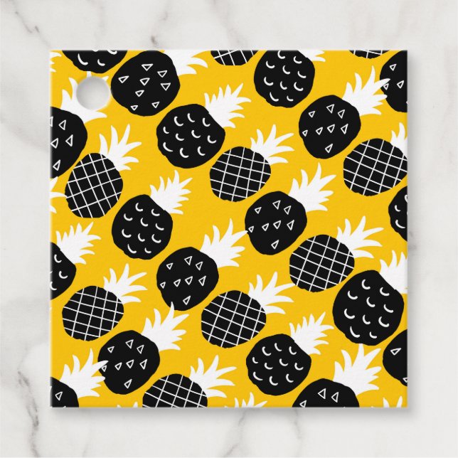Black pineapples favor tags (Front)