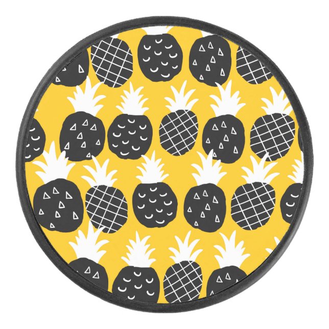Black pineapples hockey puck (Front)
