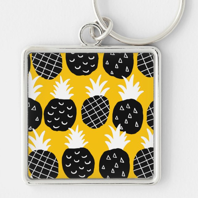 Black pineapples keychain (Front)