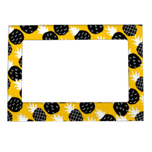 Black pineapples magnetic frame