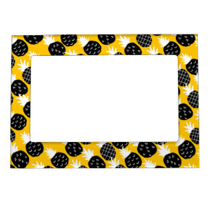 Black pineapples magnetic frame