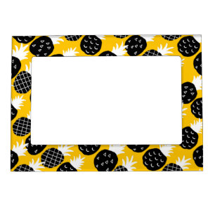 Black pineapples magnetic frame