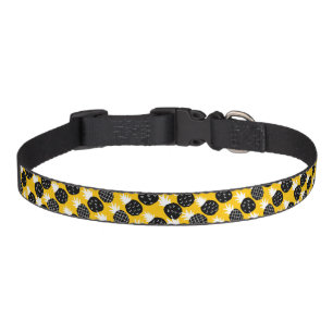 Black pineapples pet collar