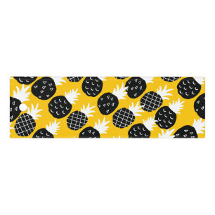 Black pineapples ruler