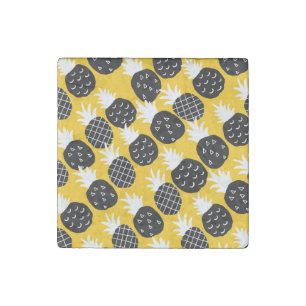 Black pineapples stone magnet