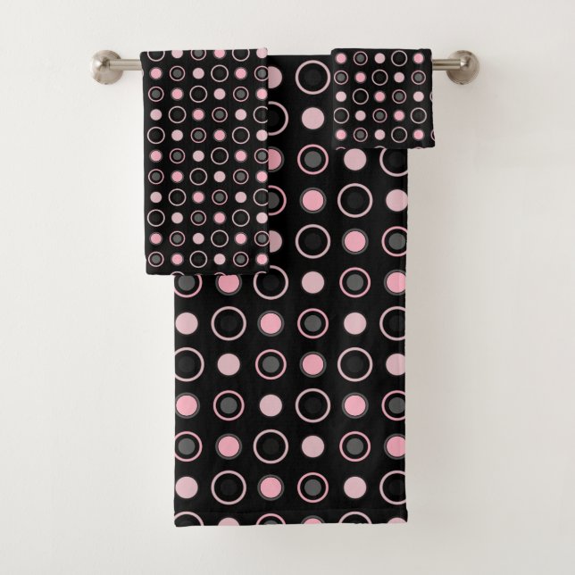 Black, pink, gray and white dots bath towel set (Insitu)
