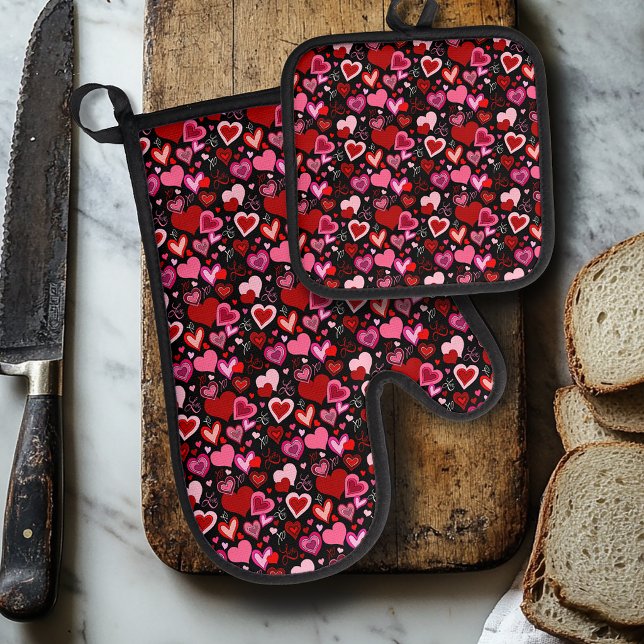 Black Pink Red Hearts Love Pattern Oven Mitt & Pot Holder Set (Creator Uploaded)