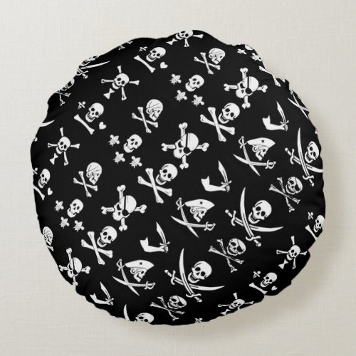 BLACK PIRATE BANNERS SKULLCROSSED BONESSWORDS ROUND PILLOW