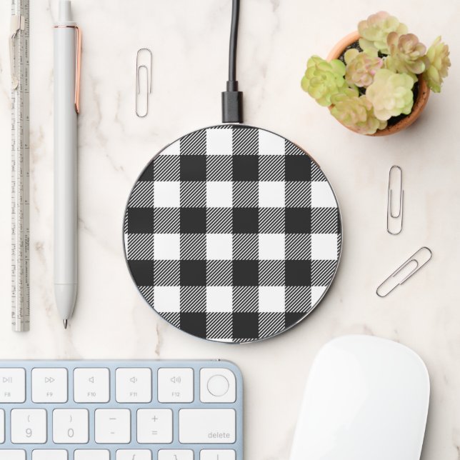 Black Plaid Buffalo Check Pattern Wireless Charger (Desk)
