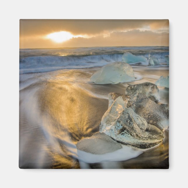 Black Sand Beach | Jokulsarlon South Iceland Magnet (Front)
