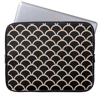 Black Scallop Pattern Laptop Sleeve