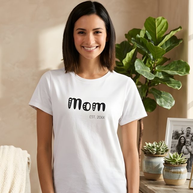 Black Script Established Mom Cute Hearts T-Shirt (Creator Uploaded)