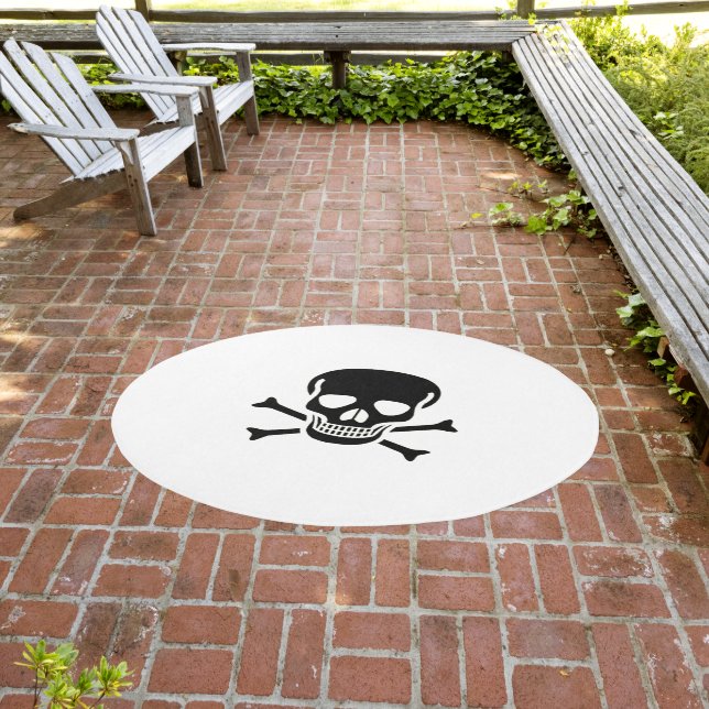 Black Skull white outdoor round rug (Insitu (Outdoor 3))