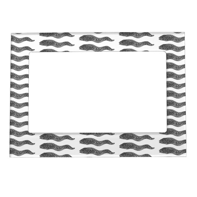 Black spotted moray eel cartoon illustration  magnetic frame (Front)