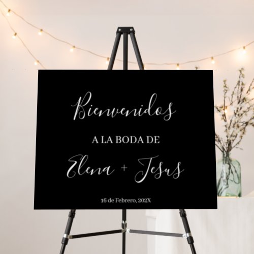 Black welcome wedding sign in spanish
