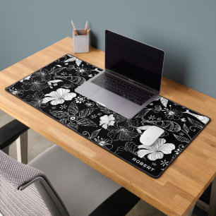 Black, white and white exotic flowers pattern desk mat