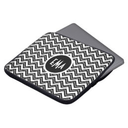 Black &amp; White Chevron Zigzag Geometric Pattern Laptop Sleeve