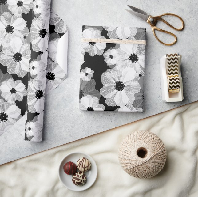black & White Floral Wrapping Paper (Crafts)