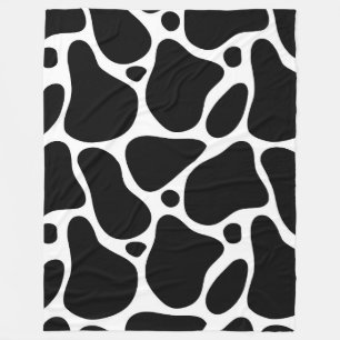 Black & White Giraffe Pattern Fleece Blanket
