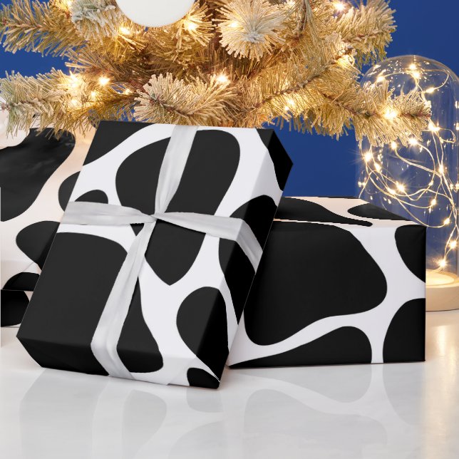 Black & White Giraffe Pattern Wrapping Paper (Holidays)