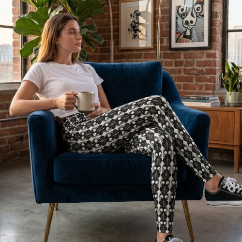 Black & White Gothic Fleur-de-Lis Leggings