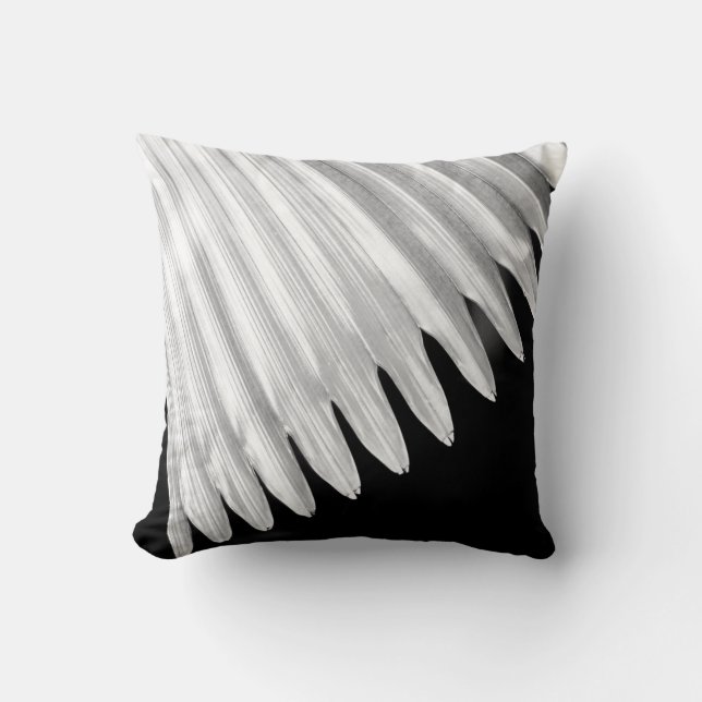 BLACK & WHITE GRAPHIC LEAF THROW PILLOW (Front)