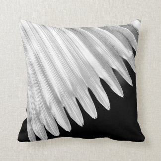 BLACK & WHITE GRAPHIC LEAF THROW PILLOW