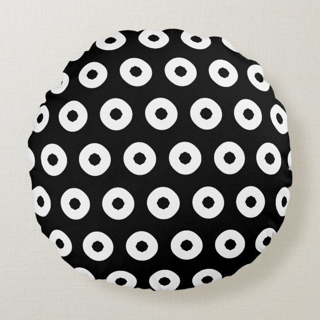 Black/White Polka Dot Pattern Round Pillow (Front)