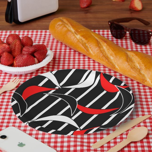 Black, white, red modern art paper plates (Picnic)