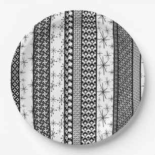 Black & White Retro Pattern Stripes 1 Paper Plates