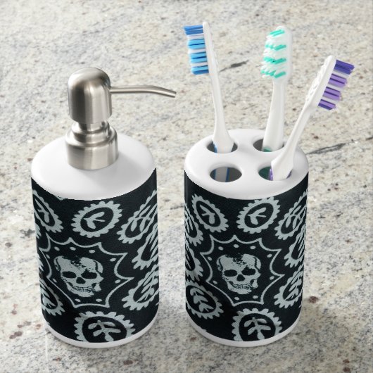 Black & White Skull Toothbrush Holder & Soap (Front)