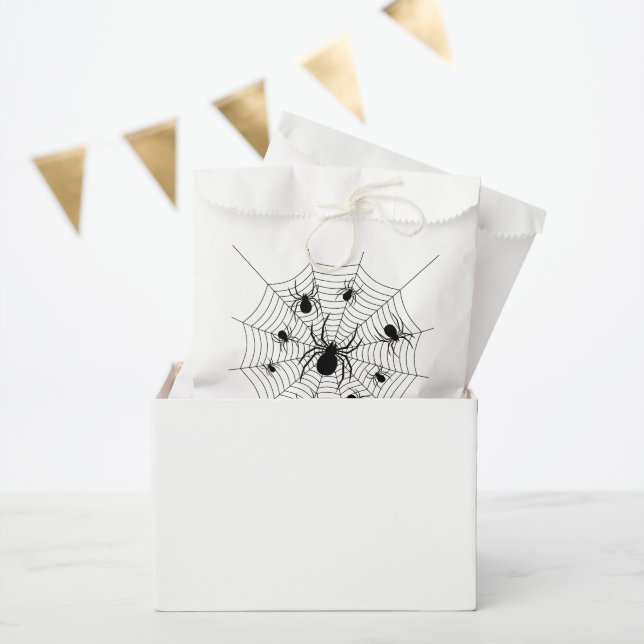 Black White spiders spiderweb Halloween pattern Favor Bag (Party)