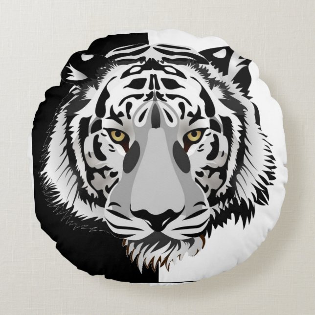 Black White Tiger  Round Pillow (Front)