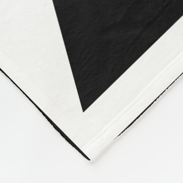 Black&White Triangles Pattern Design Fleece Blanket (Corner)