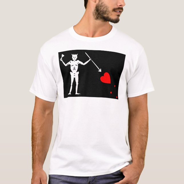 Blackbeard Pirate Flag Jolly Roger Skeleton Hallow T-Shirt (Front)