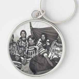 Blackfeet Indian Ladies Vintage Stereoview Keychain