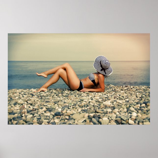 Blond woman at the beach poster (Front)
